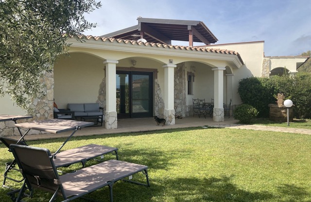 Cerdeña-PiscinaRei (CA). Villa Laura a 400 m. de la increíble playa