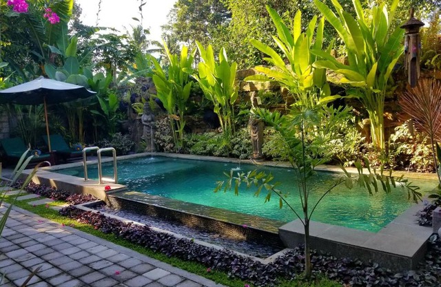 SARI MIMPI KUTUH villa