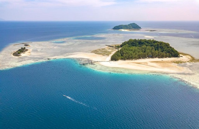 Saronde Island Resort Blue Bay Divers