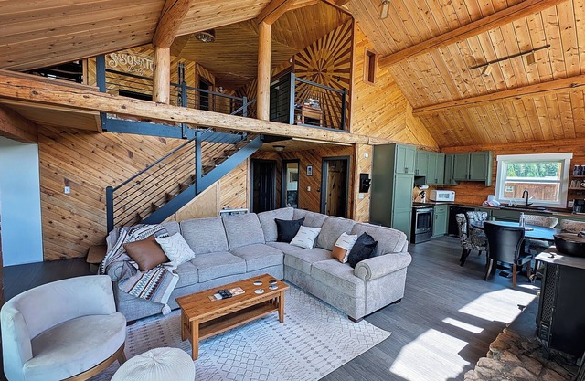 Sasquatch Lodge - Your perfect adventure basecamp in a historic mining town.