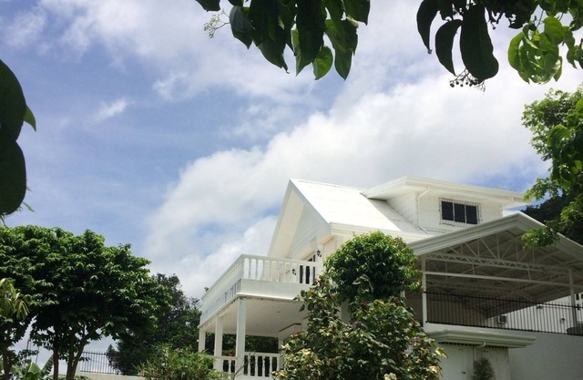 Satori Suites Basay ..