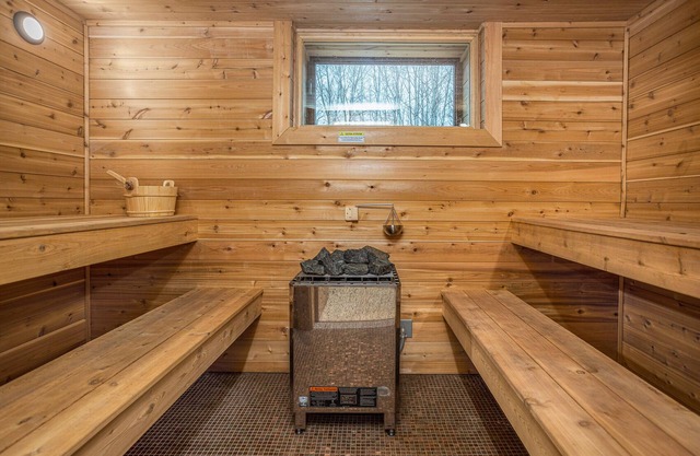 Sauna & Cabin 1 Hour North of the Twin Cities!