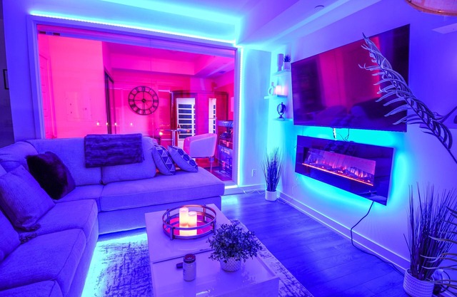 Sauna*King Bed*Fireplace*Smart TV*Queen Sofa Bed*Coffee Bar