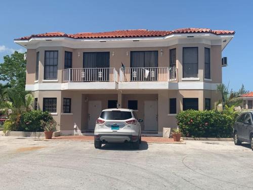 Saunders Beach Manor and Pool