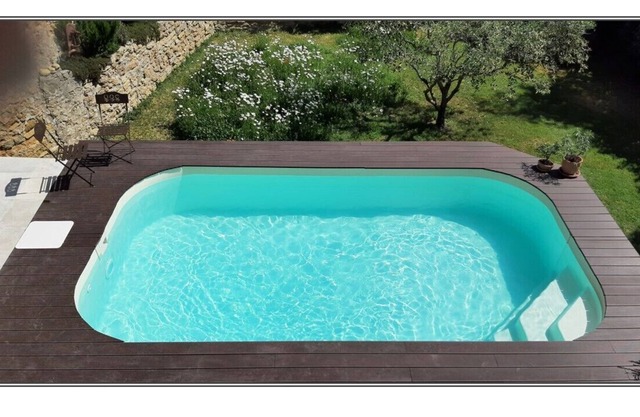 Sauveterre, village house 10 minutes from Avignon with swimming pool
