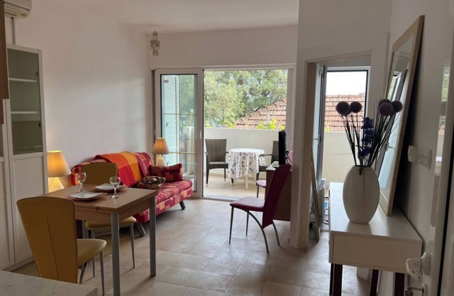 SAVINA Apartan 20 metara od mora stan za 3 osobe