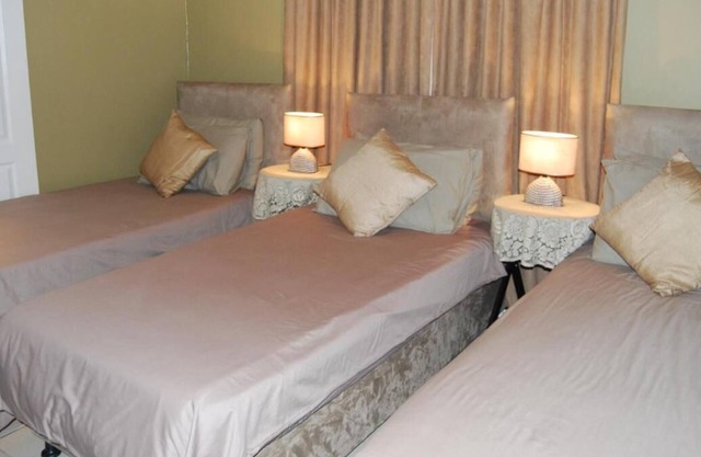 Savoy Lodge - Habitación Triple Económica