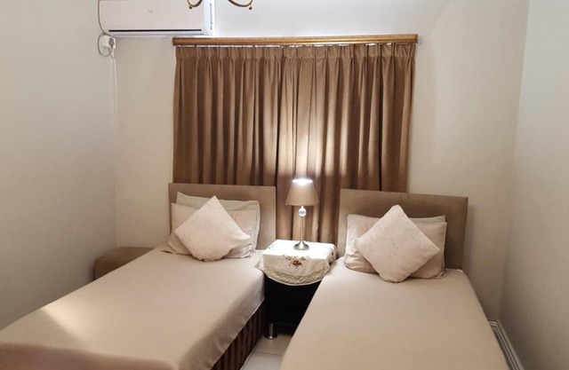 Savoy Lodge - Habitación Doble Estándar 4