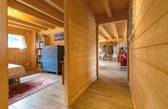 Savoyard chalet of 300m² in Albiez