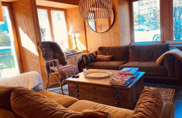 Chalet Savoyardo con Chimenea y Aparcamiento en Samoëns