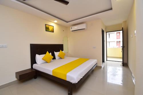Sawraaz Hotel at Calangute North G0A