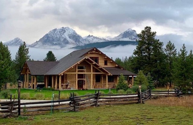 Sawtooth Mountain Log Cabin con vistas