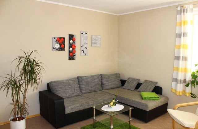 Moderne Ferienwohnung en Weißig Sachsen mit Garten