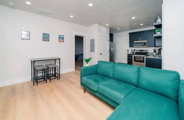 Scandinavian Seclusion - Brand New 2 Bed w/Hot Tub