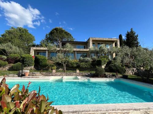 Scappo in Umbria, la casa degli artisti