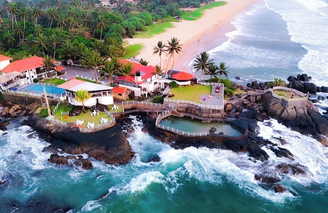 Scarlet White Resort