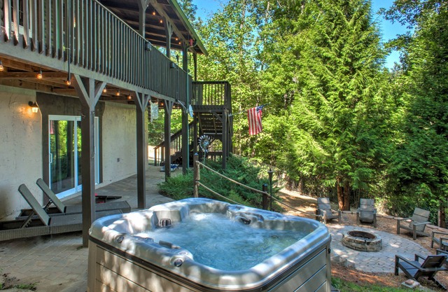 Scenic 3-Story Cabin w/ Hot Tub, Panoramic Views, Near Hatley + Biltmore Pass