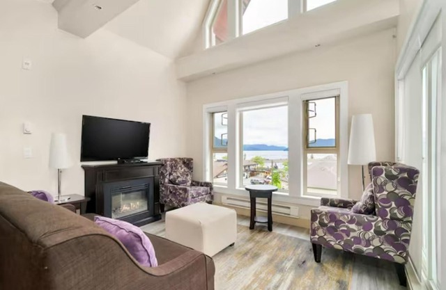 Scenic 3BR Penthouse Suite