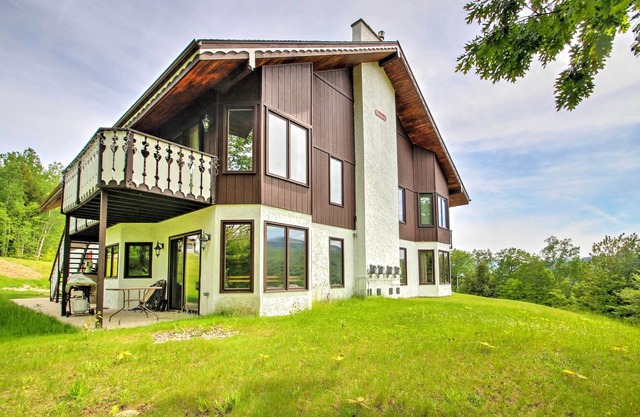 Acogedor 2BR Bartlett Condo minutos de Storyland!
