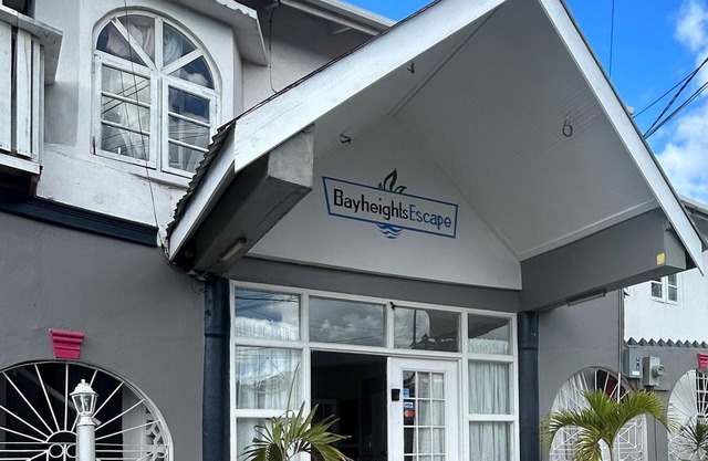 Scenic Bay Retreat: Your Perfect Getaway