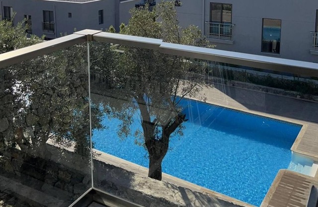 Scenic Flat with Shared Pool in Milas