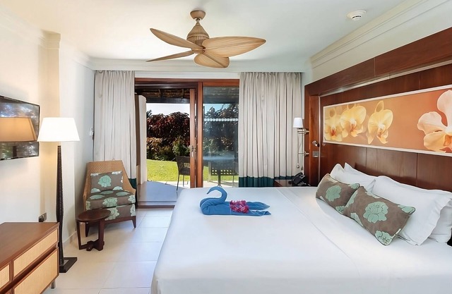 Scenic Garden View Room w/ Balcony Perfect for Morning Breakfast | Free Parking