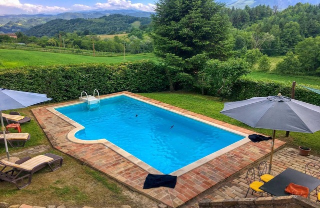 Escondite escénico con piscina