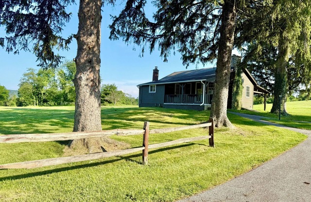 Scenic Hudson Valley Getaway Farms & Vineyards