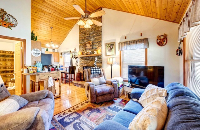 Scenic Marble Cabin w/ Fire Pit!