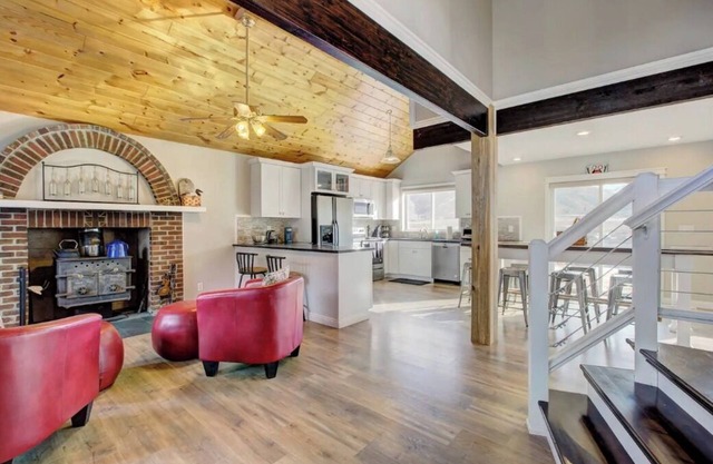 Scenic Nest in the Wilderness