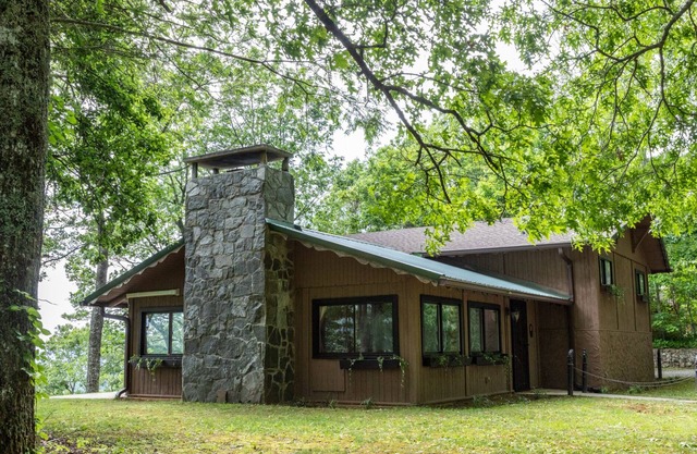 Scenic overlook home in gated community that is spacious and pet friendly.