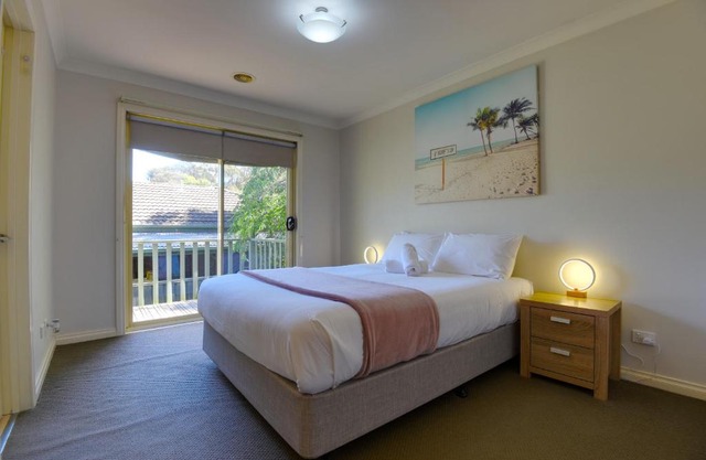 Scenic pet friendly home that sleeps 10