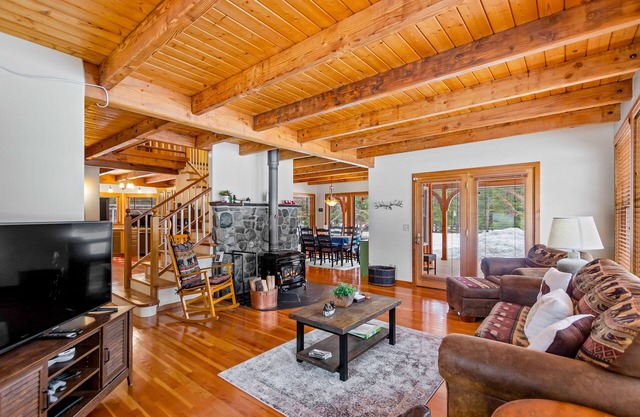 Scenic retreat with wood stove, porch, & WiFi - near Pend Orielle Lake
