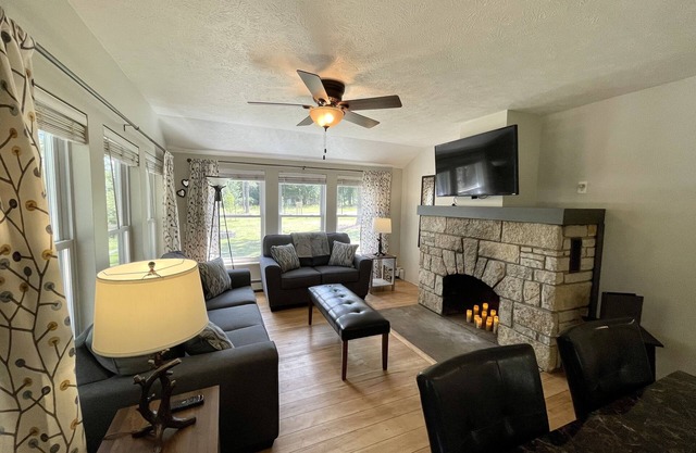 Scenic, Secluded Cottage Located on the Escanaba River