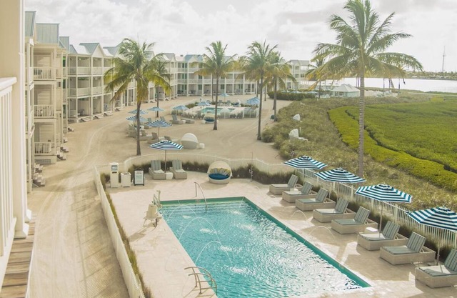 Scenic Veranda Double Queen, Isla Bella, Private Beach, Near Seven Miles Bridge