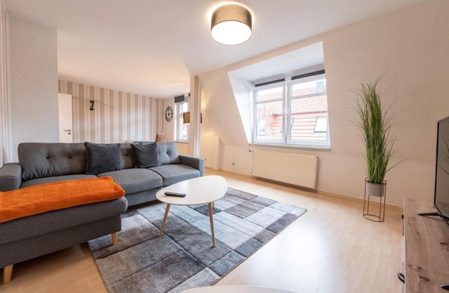 Schicke 2,5 Zimmer DG-Wohnung