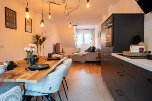 SCHLOSSBERG RESIDENCES - Design City-Apartment im Herzen der Weinstraße
