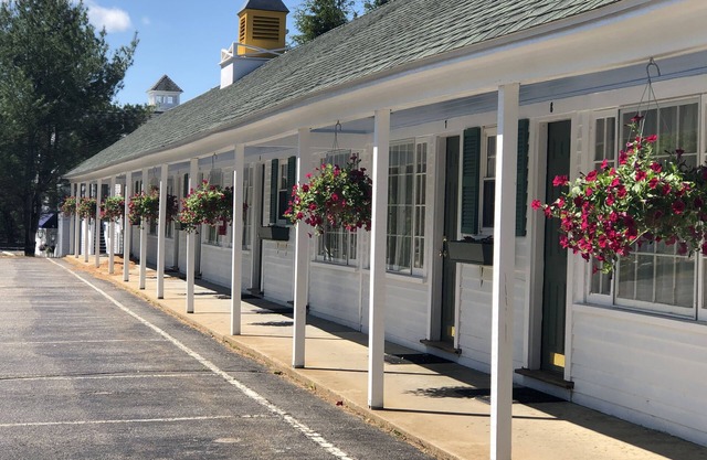 School House Inn