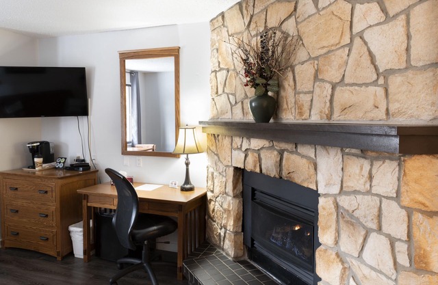 Schott’s Lake Conference & Resort