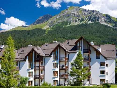 Schweizerhof Ferienwohnungen Lenzerheide 1