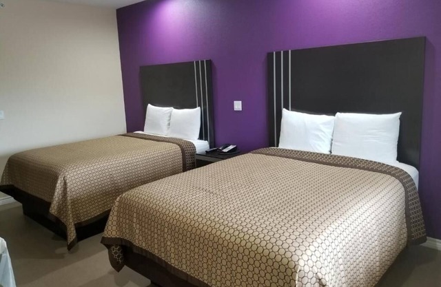 Scottish Inns Bay City, 2 Queen Beds Kitchenette Non-Smoking, 2 Units