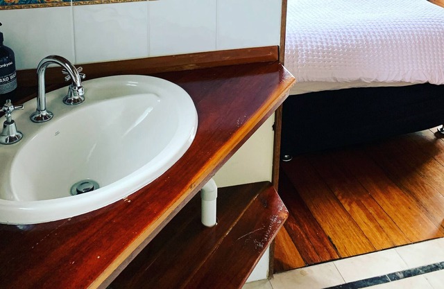 Scotts Head Guesthouse