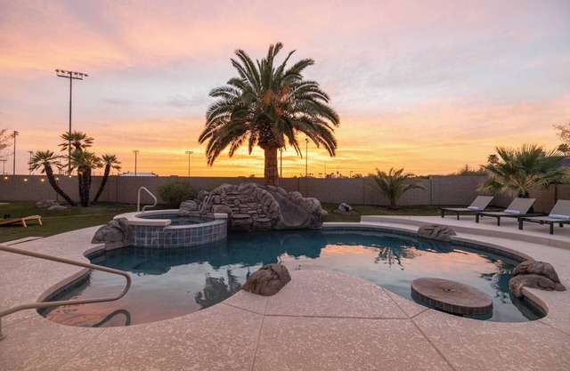 Scottsdale Dreamland: Heated Pool, Hot Tub & Golf