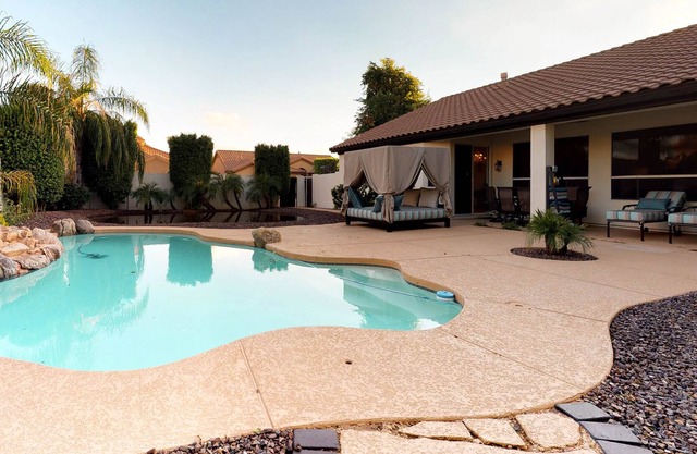 Scottsdale casa w / piscina privada y parrilla, cerca de tiendas!