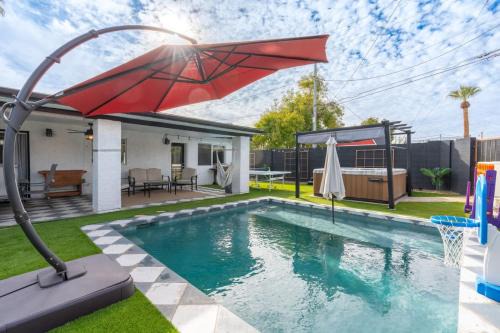 Scottsdale Retreat FashionSquare Pool Old-town