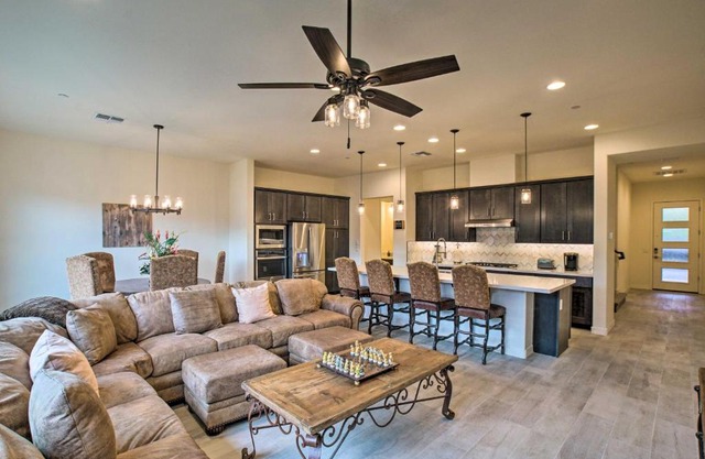 Scottsdale Townhome with Pool Access and Private Patio