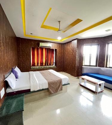 SD Family Resort CLUB-BAR&SPA l just 7km from shreenathji Nathdwara by SK 966o9o1oo6