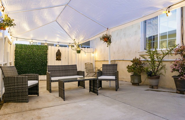SD Home; TV+BBQ+Parking; Downtown & Beach in 10