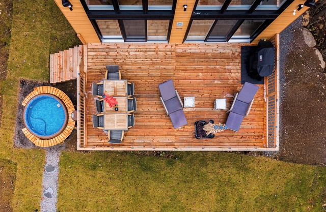 Serene Val Amico | Spa | Fireplace | Lake Access