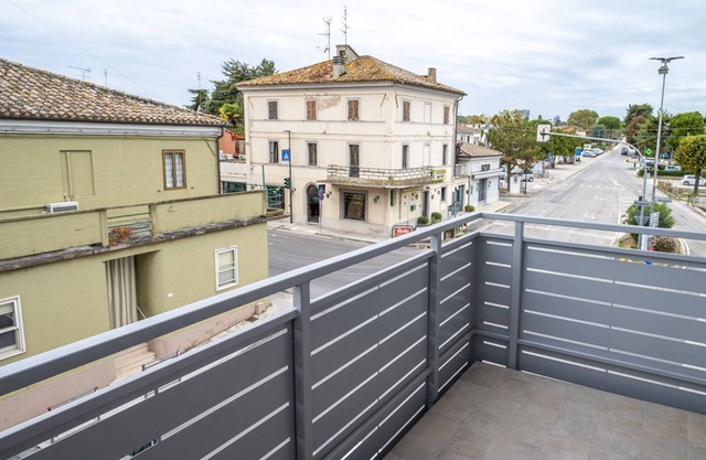 SE029 - Mondolfo, new three-room apartment with balcony and air conditioning